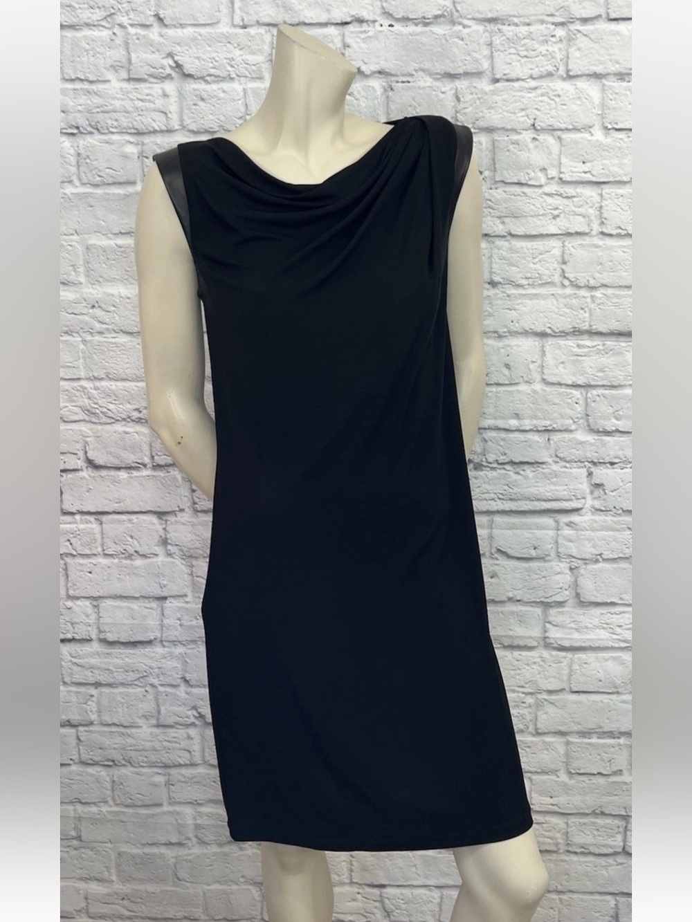 MICHAEL KORS BLACK SLEEVELESS DRESS WITH FAUX LEATHER TRIM SIZE 6